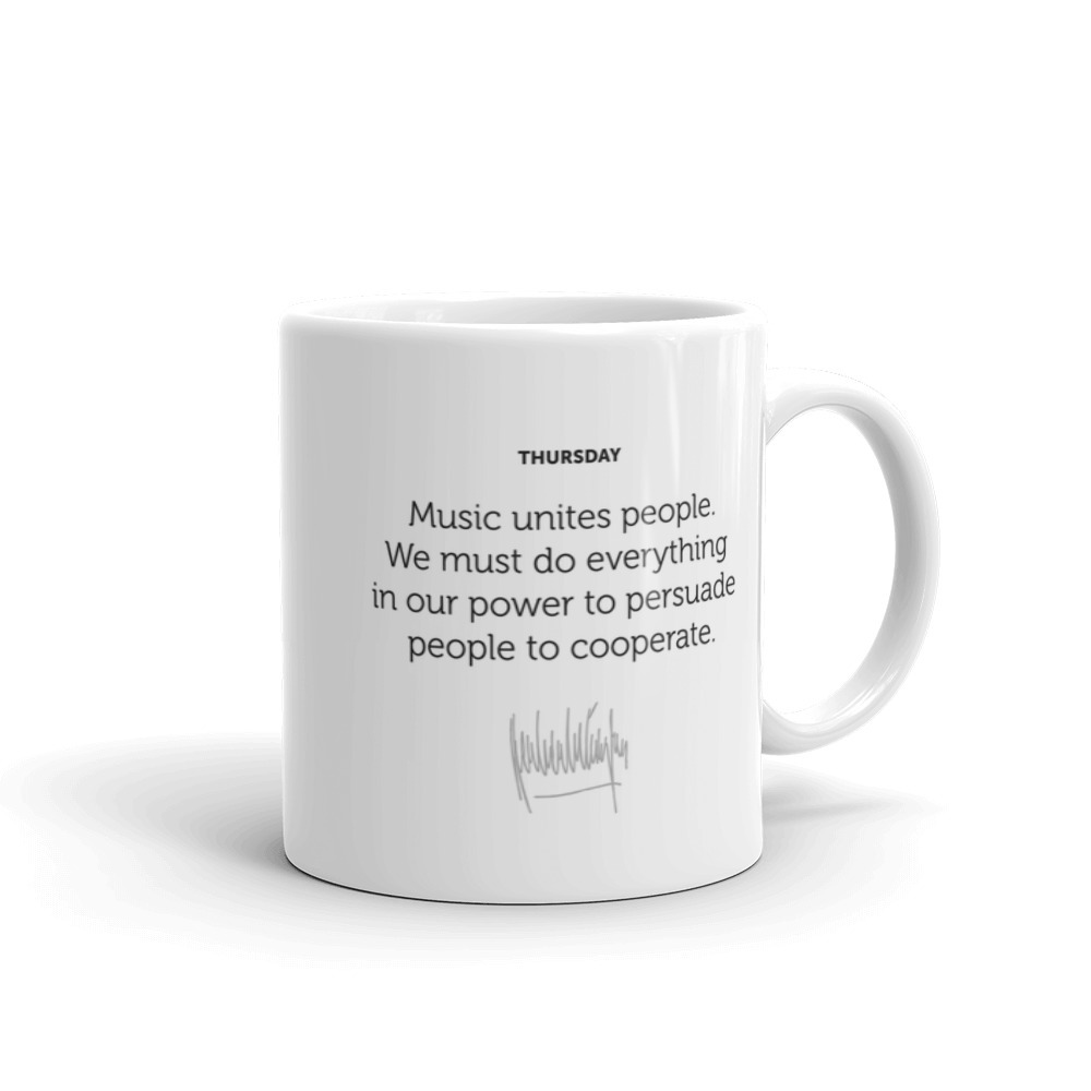 thu_mockup_Handle-on-Right_11oz